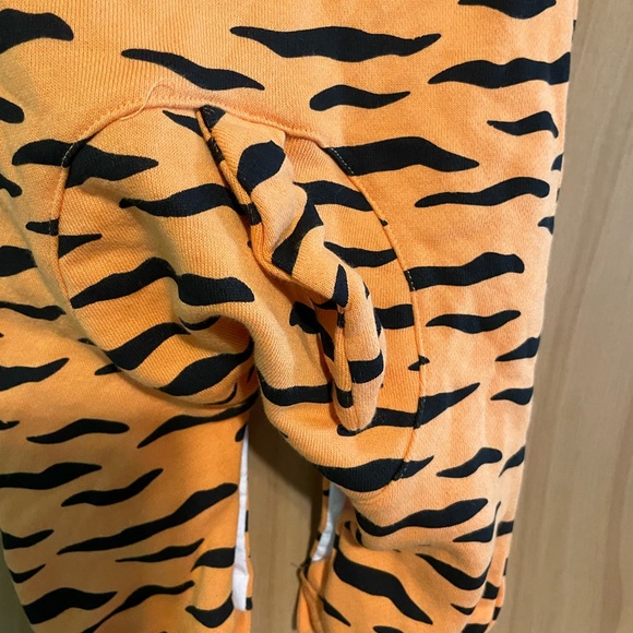 Cute baby Tiger custom outfit jumpsuit - Picture 3 of 6